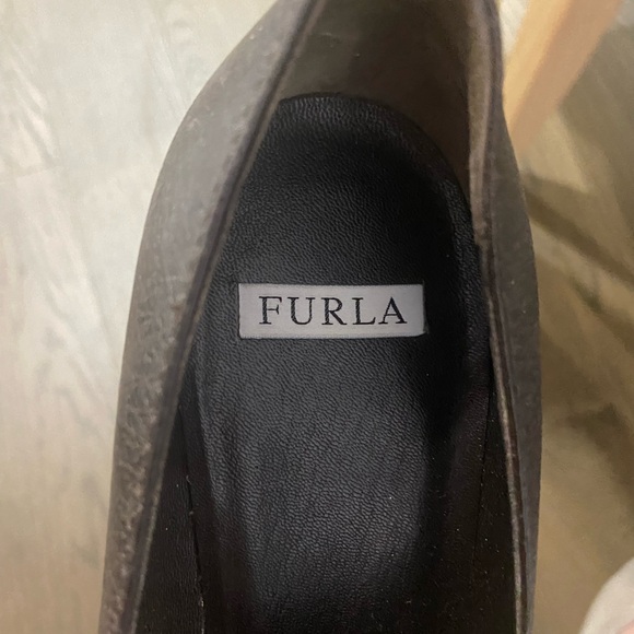 Furla Vintage Brown leather lace up kitten heel shoes - Picture 4 of 5